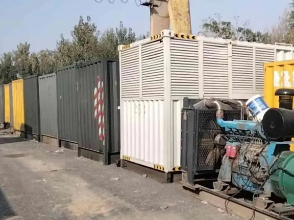 南平200KW柴油发电机机组每小时油耗是多少？
